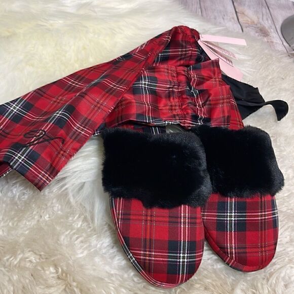 Victoria’s secret Slippers size 8 faux fur satin gift bag Christmas Holidays New - Picture 5 of 7